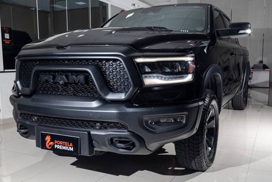 RAM 1500 5.7 V8 GASOLINA REBEL CD 4X4 AUTOMÁTICO